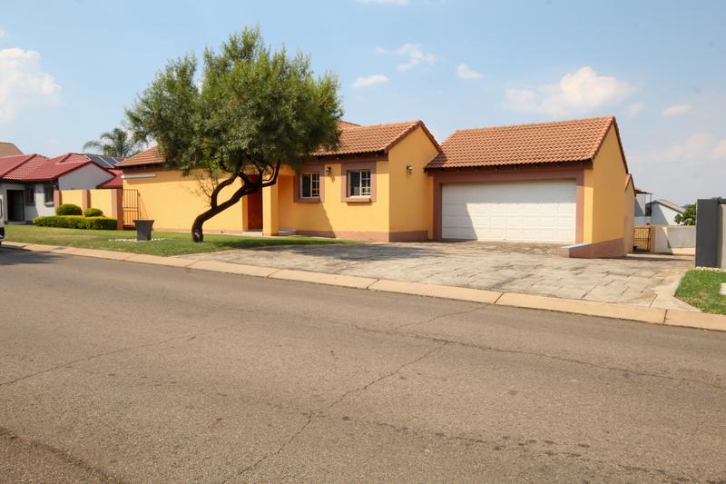 3 Bedroom Property for Sale in Thatchfield Gauteng