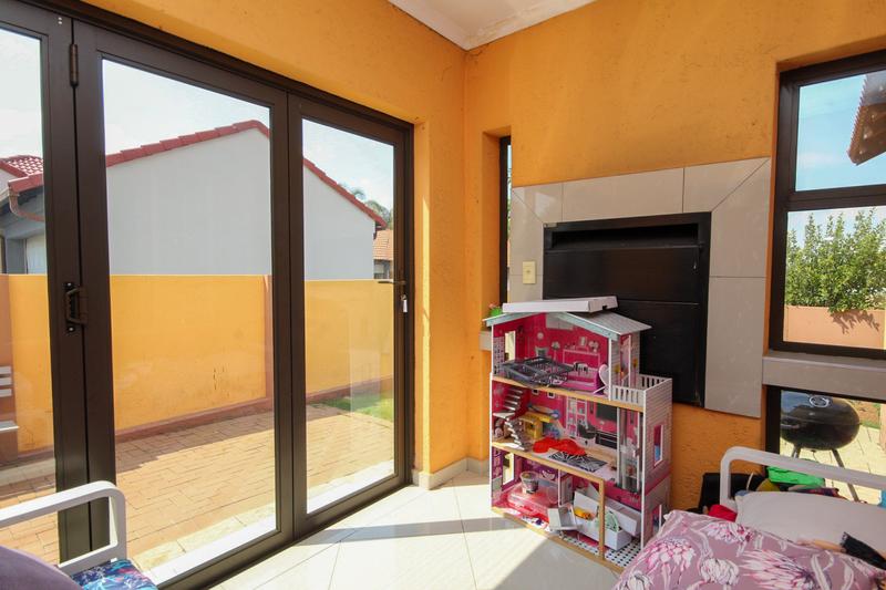 3 Bedroom Property for Sale in Thatchfield Gauteng