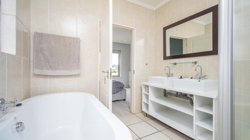 3 Bedroom Property for Sale in Sunninghill Gauteng