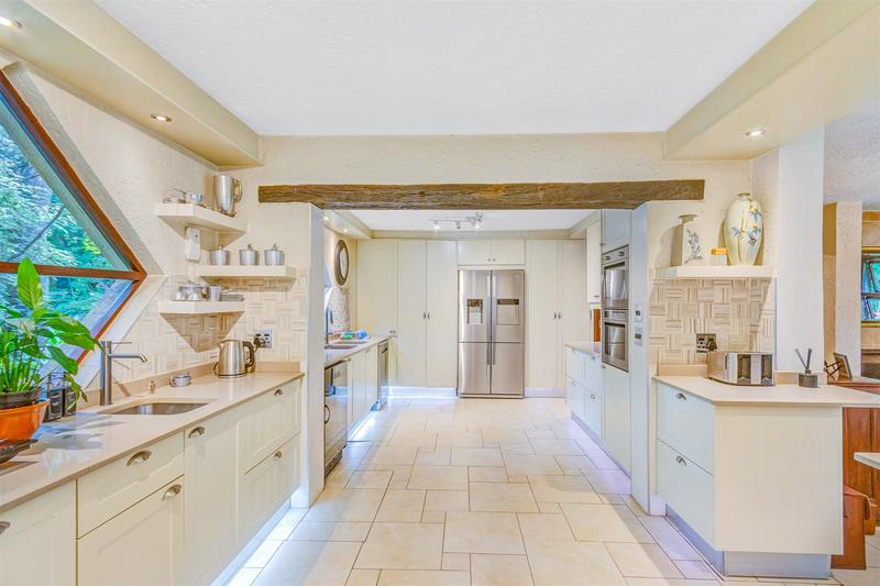 5 Bedroom Property for Sale in Sandown Gauteng