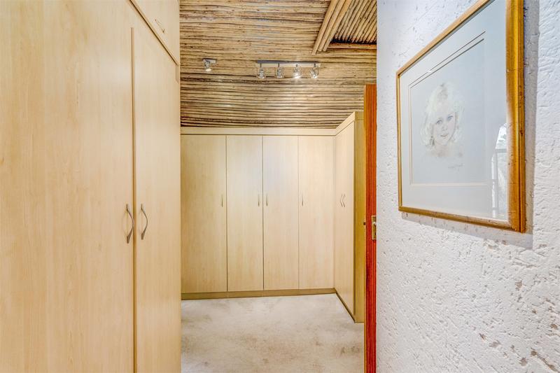 5 Bedroom Property for Sale in Sandown Gauteng