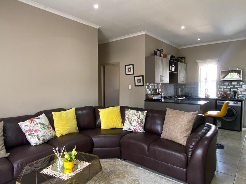 2 Bedroom Property for Sale in Ruimsig Gauteng