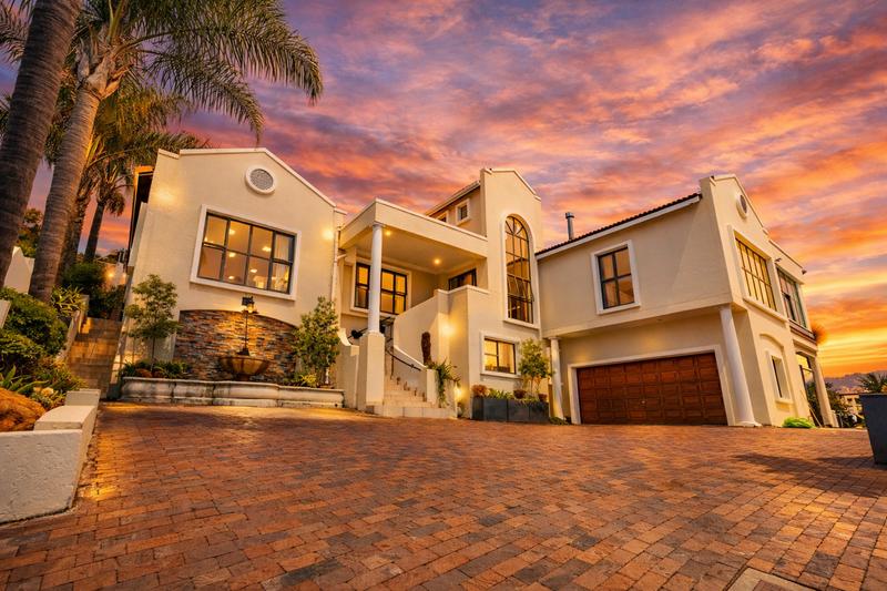 4 Bedroom Property for Sale in Waterkloof Ridge Gauteng