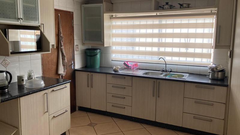 To Let 4 Bedroom Property for Rent in Zakariyya Park Gauteng