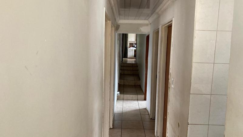 To Let 4 Bedroom Property for Rent in Zakariyya Park Gauteng