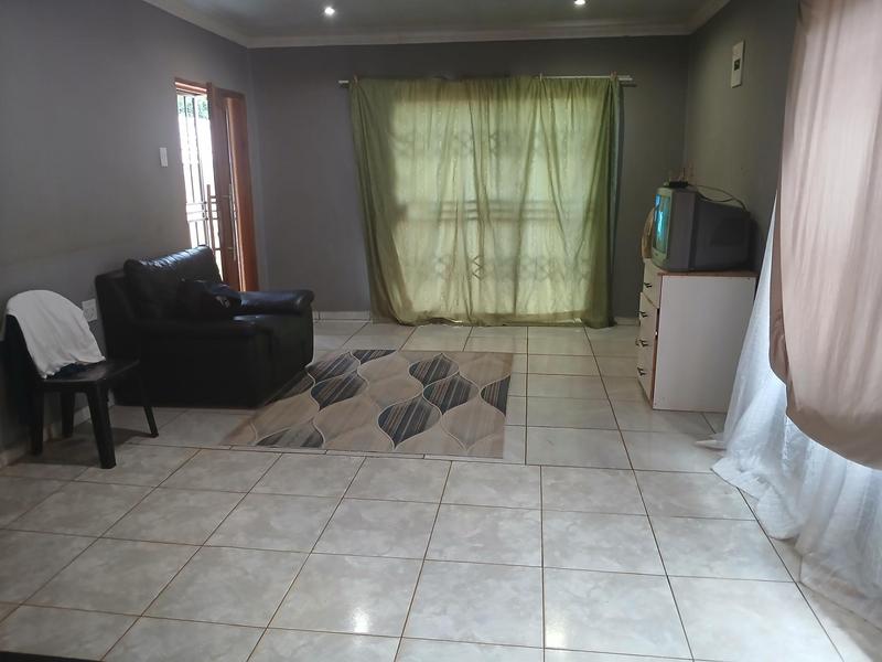 3 Bedroom Property for Sale in Finetown Gauteng