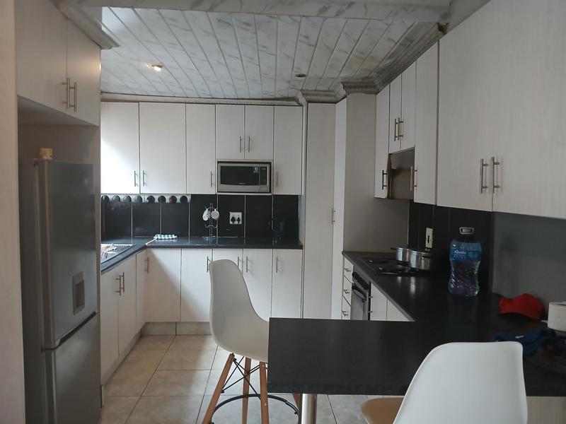 3 Bedroom Property for Sale in Finetown Gauteng