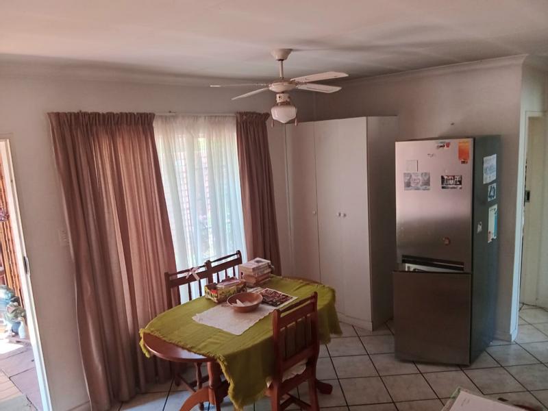 2 Bedroom Property for Sale in Rooihuiskraal North Gauteng