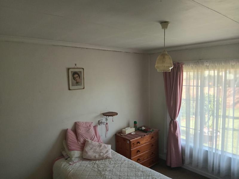 2 Bedroom Property for Sale in Rooihuiskraal North Gauteng