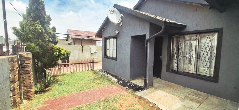 2 Bedroom Property for Sale in Ebony Park Gauteng