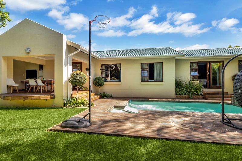 To Let 3 Bedroom Property for Rent in Beverley Gauteng