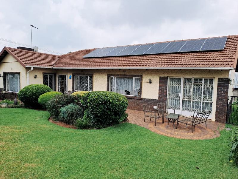 4 Bedroom Property for Sale in Dawnview Gauteng