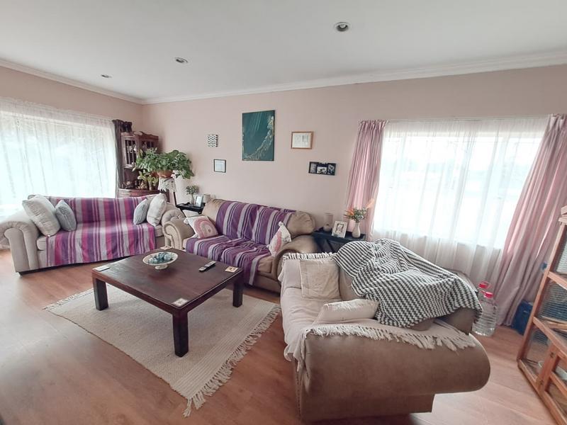 4 Bedroom Property for Sale in Dawnview Gauteng