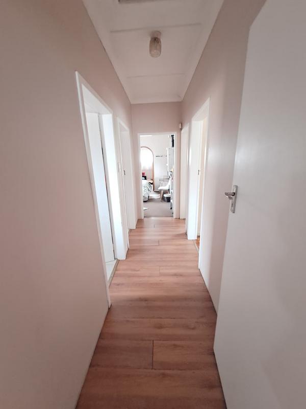 4 Bedroom Property for Sale in Dawnview Gauteng