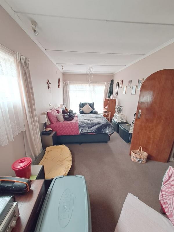 4 Bedroom Property for Sale in Dawnview Gauteng