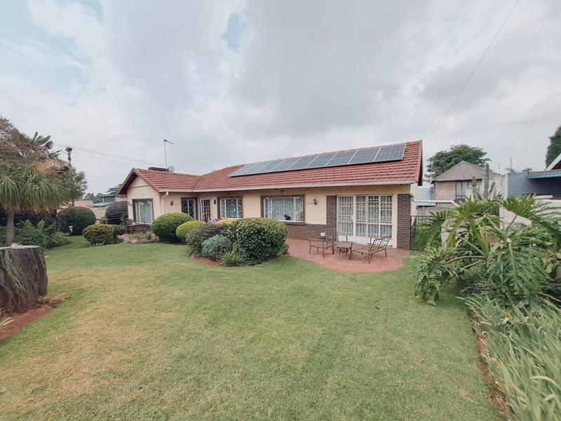 4 Bedroom Property for Sale in Dawnview Gauteng