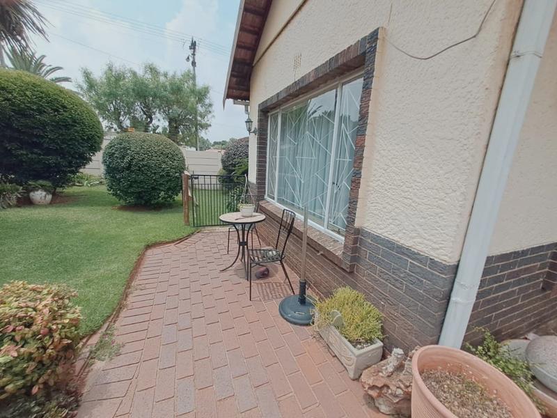 4 Bedroom Property for Sale in Dawnview Gauteng