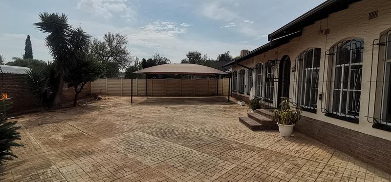 To Let 4 Bedroom Property for Rent in Highway Gardens Gauteng