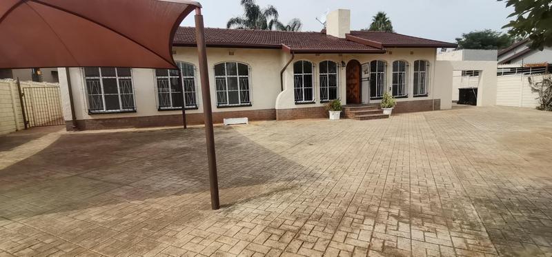 To Let 4 Bedroom Property for Rent in Highway Gardens Gauteng