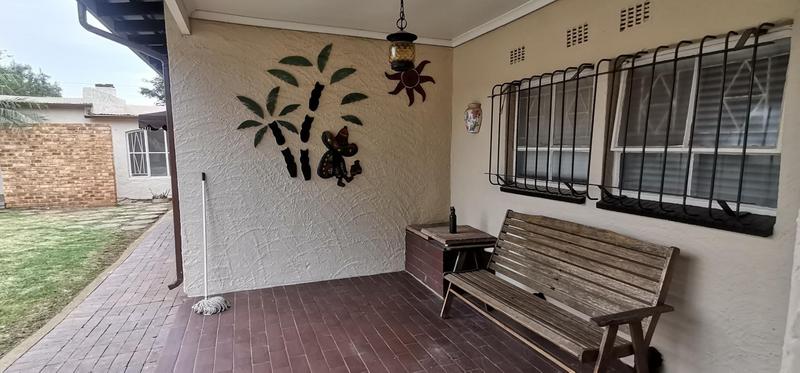 To Let 4 Bedroom Property for Rent in Highway Gardens Gauteng