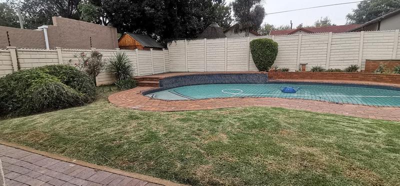 To Let 4 Bedroom Property for Rent in Highway Gardens Gauteng