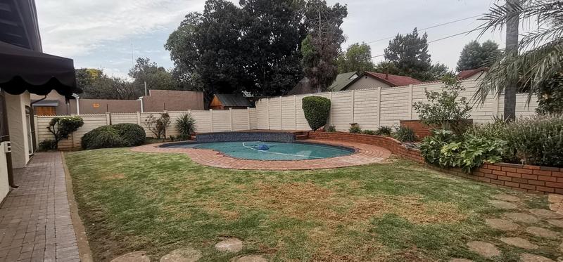 To Let 4 Bedroom Property for Rent in Highway Gardens Gauteng