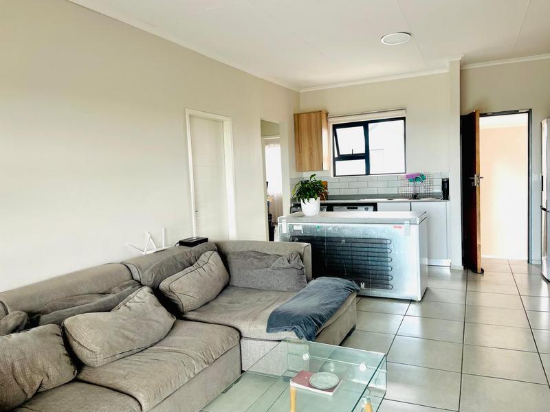 To Let 2 Bedroom Property for Rent in Little Falls Gauteng