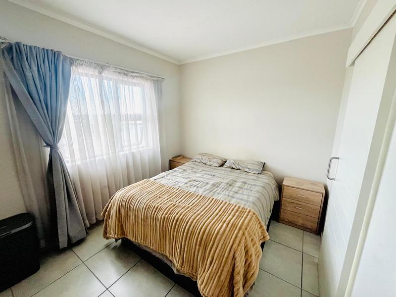 To Let 2 Bedroom Property for Rent in Little Falls Gauteng