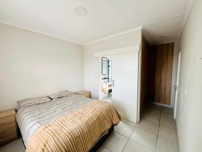 To Let 2 Bedroom Property for Rent in Little Falls Gauteng