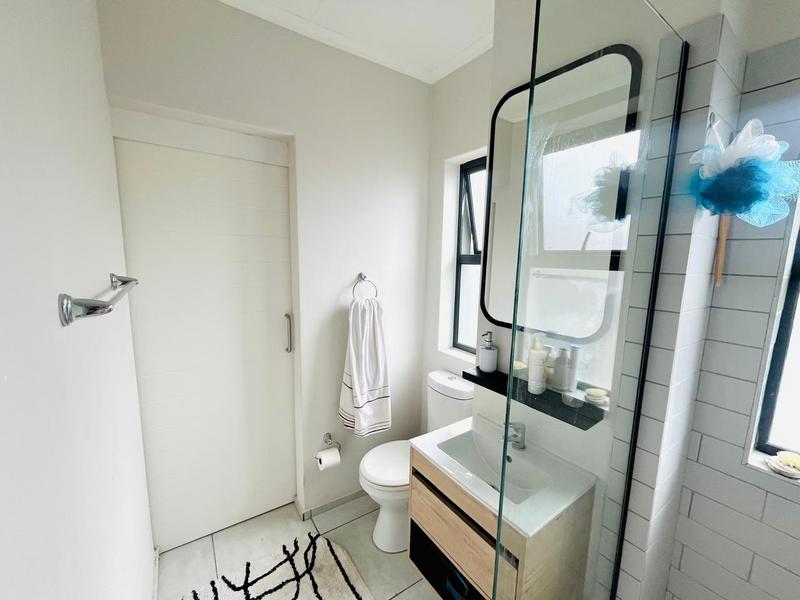 To Let 2 Bedroom Property for Rent in Little Falls Gauteng