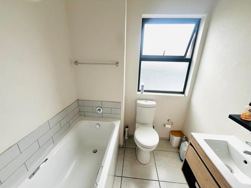 To Let 2 Bedroom Property for Rent in Little Falls Gauteng