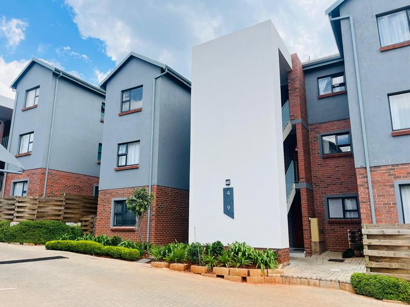To Let 2 Bedroom Property for Rent in Little Falls Gauteng