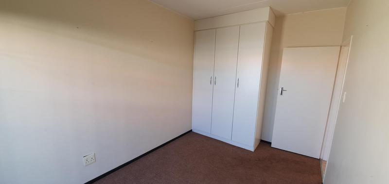 To Let 2 Bedroom Property for Rent in Sonneveld Gauteng