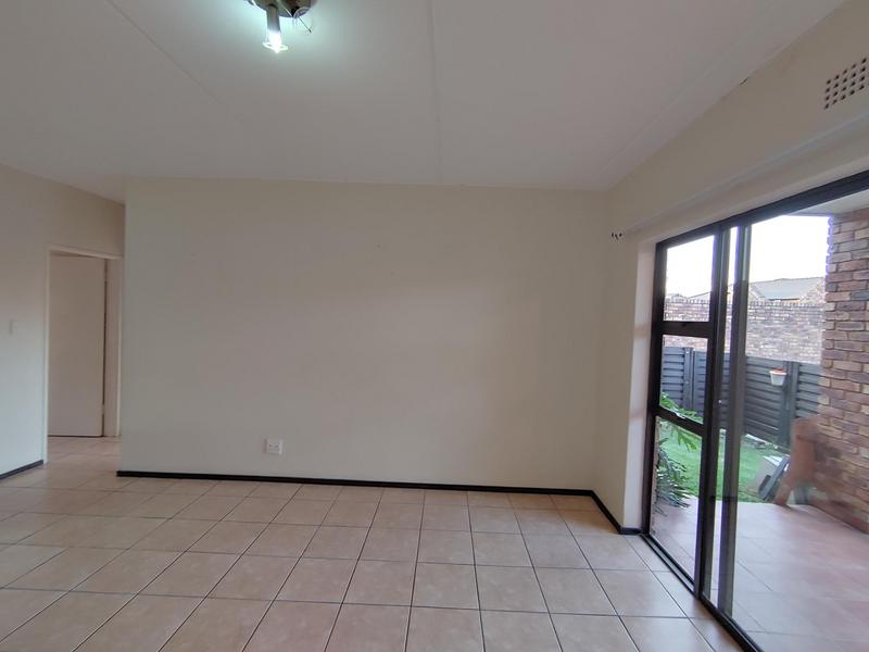 To Let 2 Bedroom Property for Rent in Sonneveld Gauteng