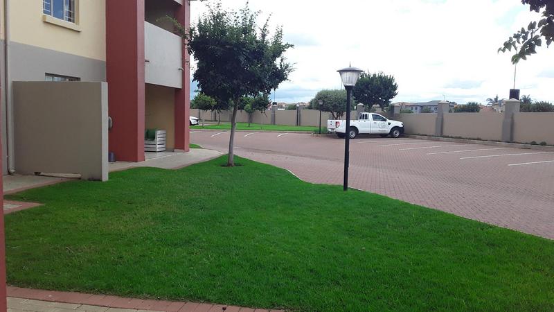 2 Bedroom Property for Sale in Stone Ridge Gauteng