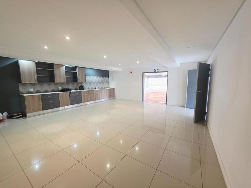 Commercial Property for Sale in Die Hoewes Gauteng