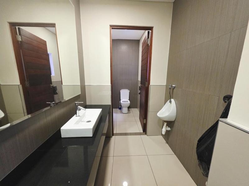 Commercial Property for Sale in Die Hoewes Gauteng