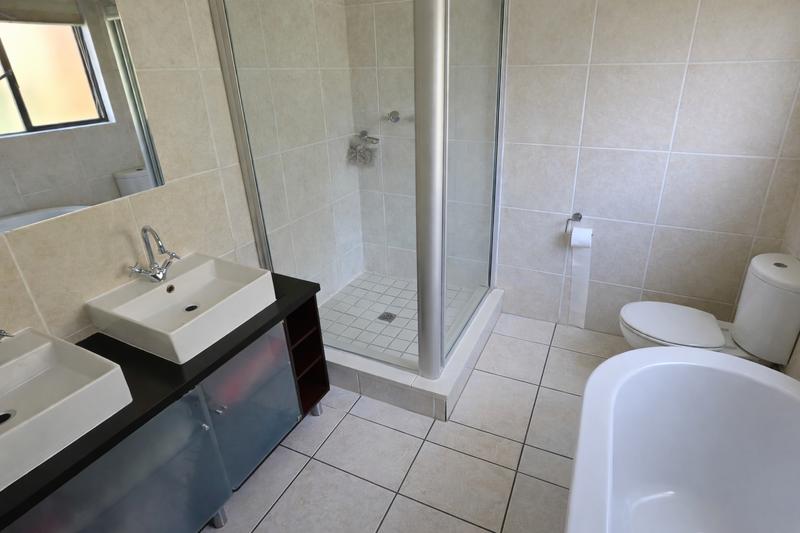 2 Bedroom Property for Sale in Sunninghill Gauteng