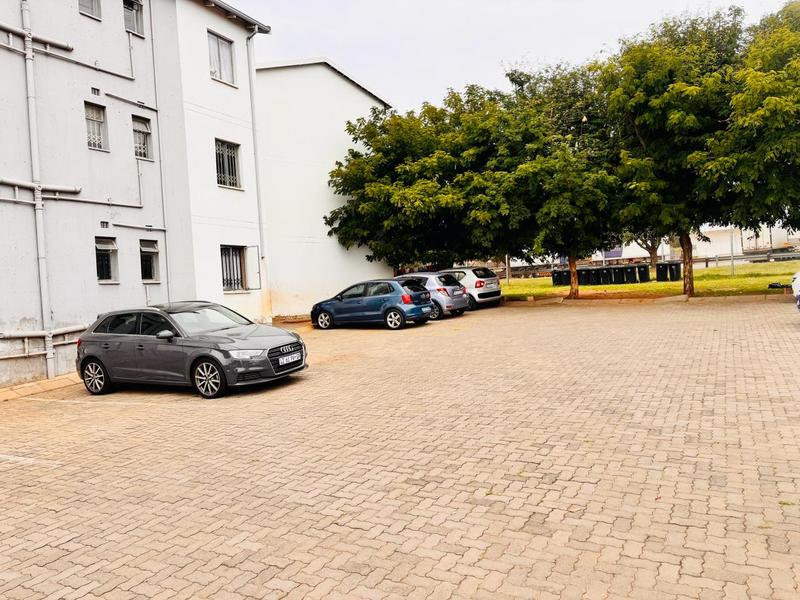 2 Bedroom Property for Sale in Fleurhof Gauteng