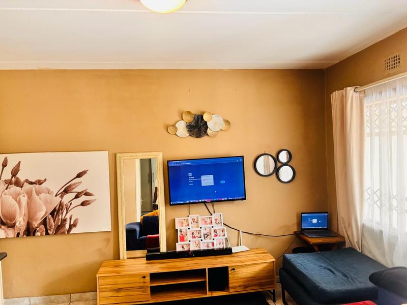 2 Bedroom Property for Sale in Fleurhof Gauteng