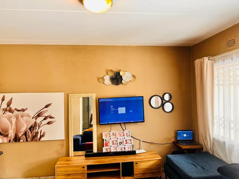2 Bedroom Property for Sale in Fleurhof Gauteng