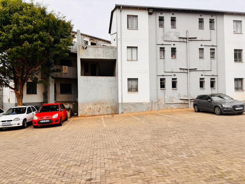 2 Bedroom Property for Sale in Fleurhof Gauteng