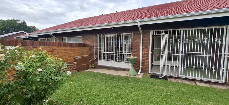 3 Bedroom Property for Sale in Rustivia Gauteng