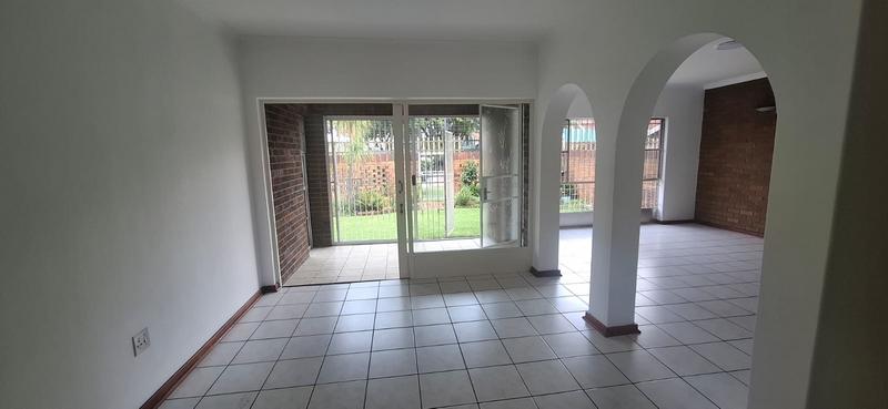 3 Bedroom Property for Sale in Rustivia Gauteng