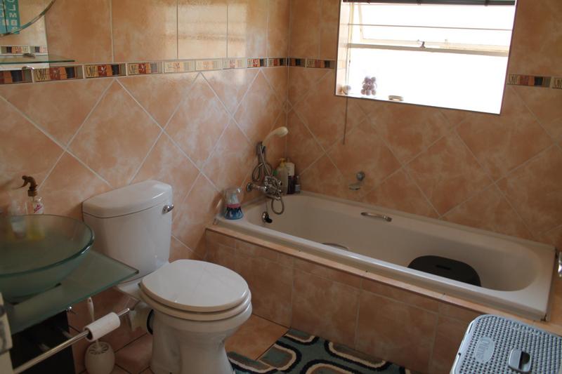 5 Bedroom Property for Sale in Eden Glen Gauteng