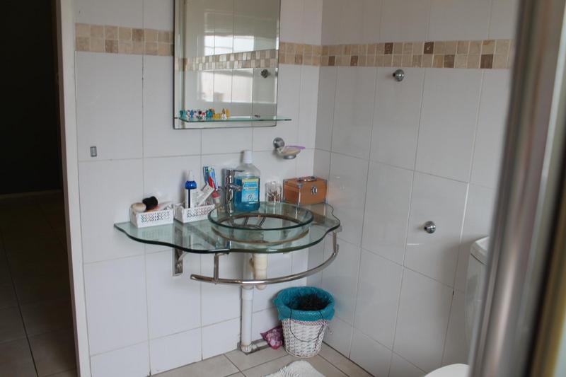 5 Bedroom Property for Sale in Eden Glen Gauteng