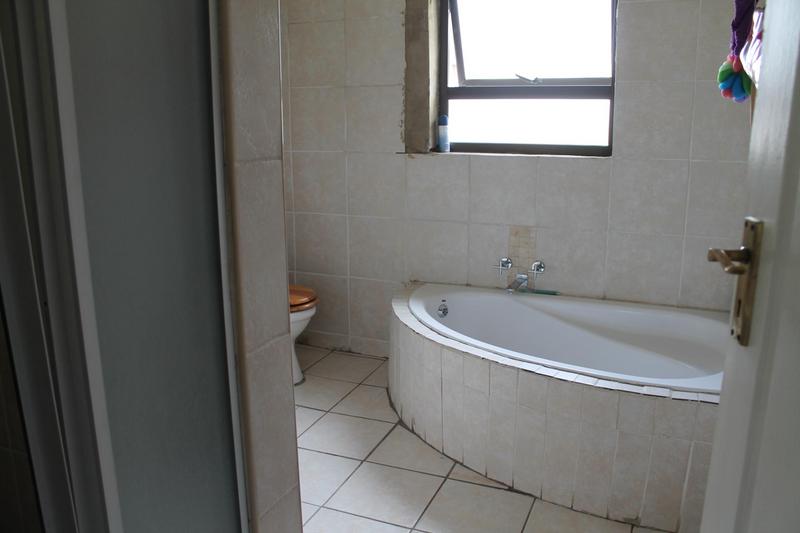 3 Bedroom Property for Sale in Edenvale Central Gauteng