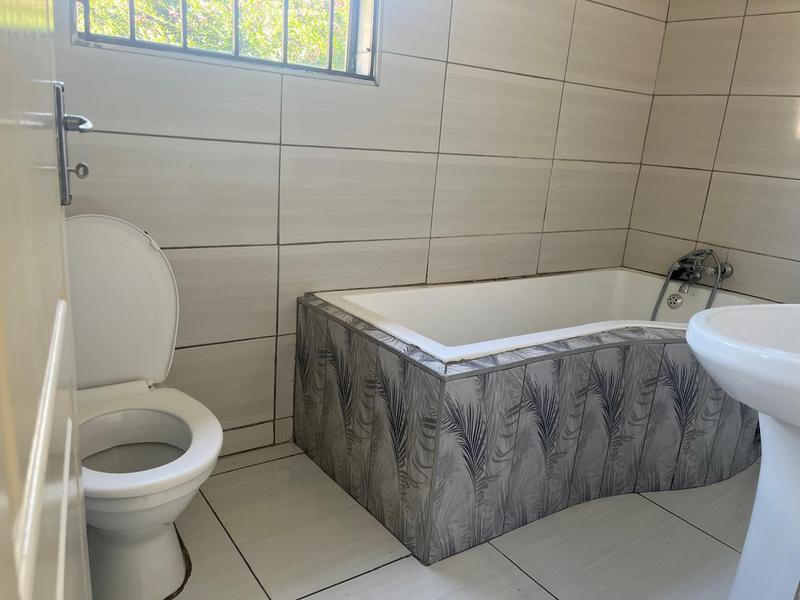 To Let 1 Bedroom Property for Rent in Glenvista Gauteng