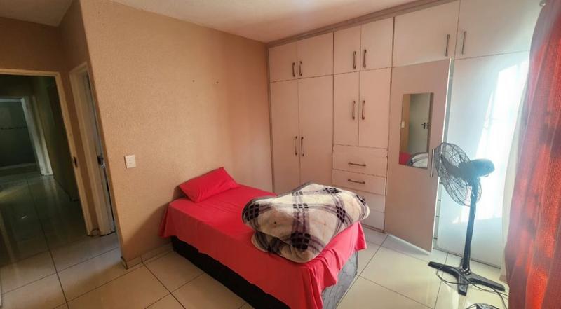 3 Bedroom Property for Sale in New Market Gauteng