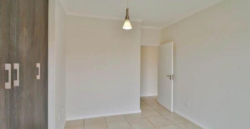 1 Bedroom Property for Sale in Oakdene Gauteng